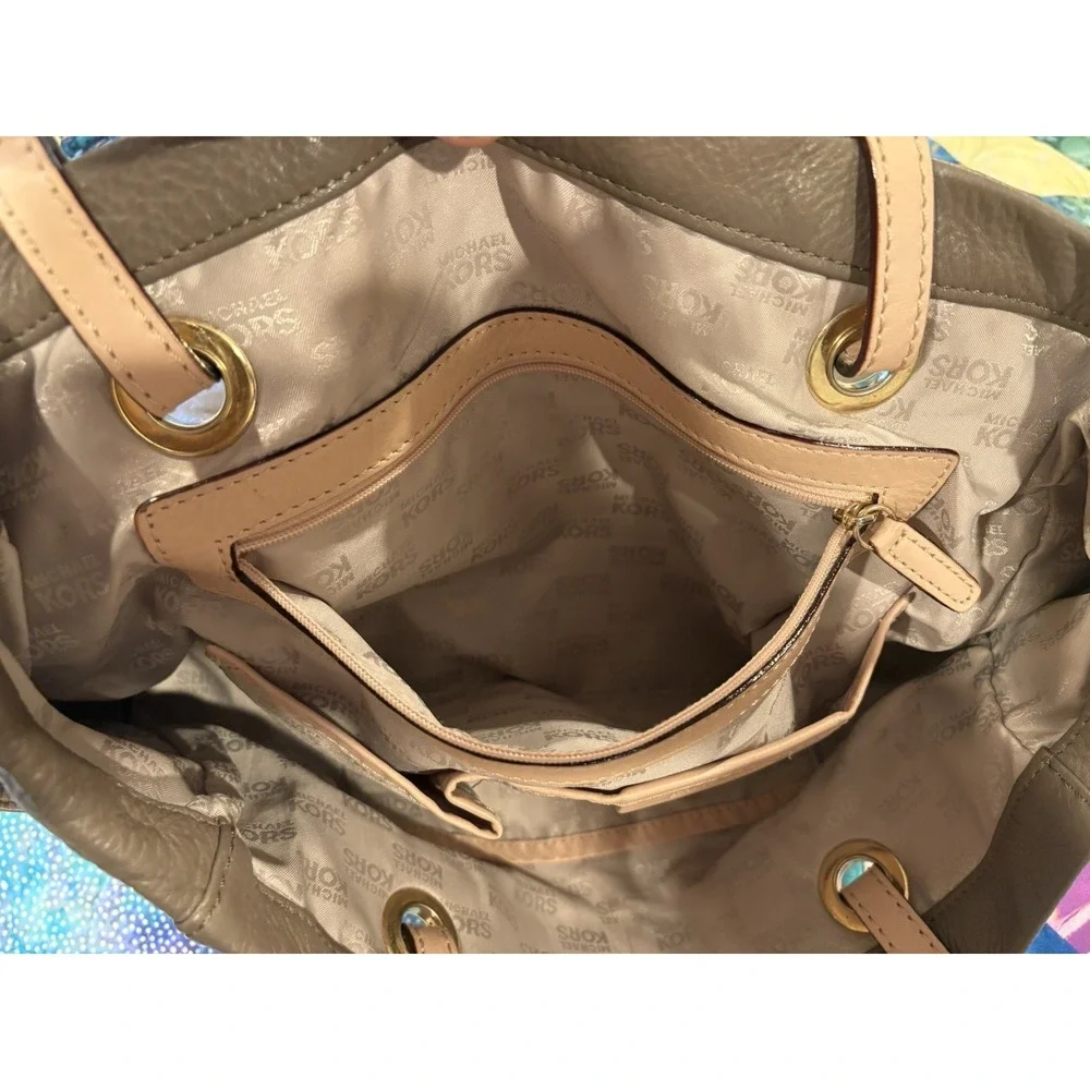 Michael Kors Jet Set Travel Bag Purse Large Brown Solid Gold Hardware Straps EUC